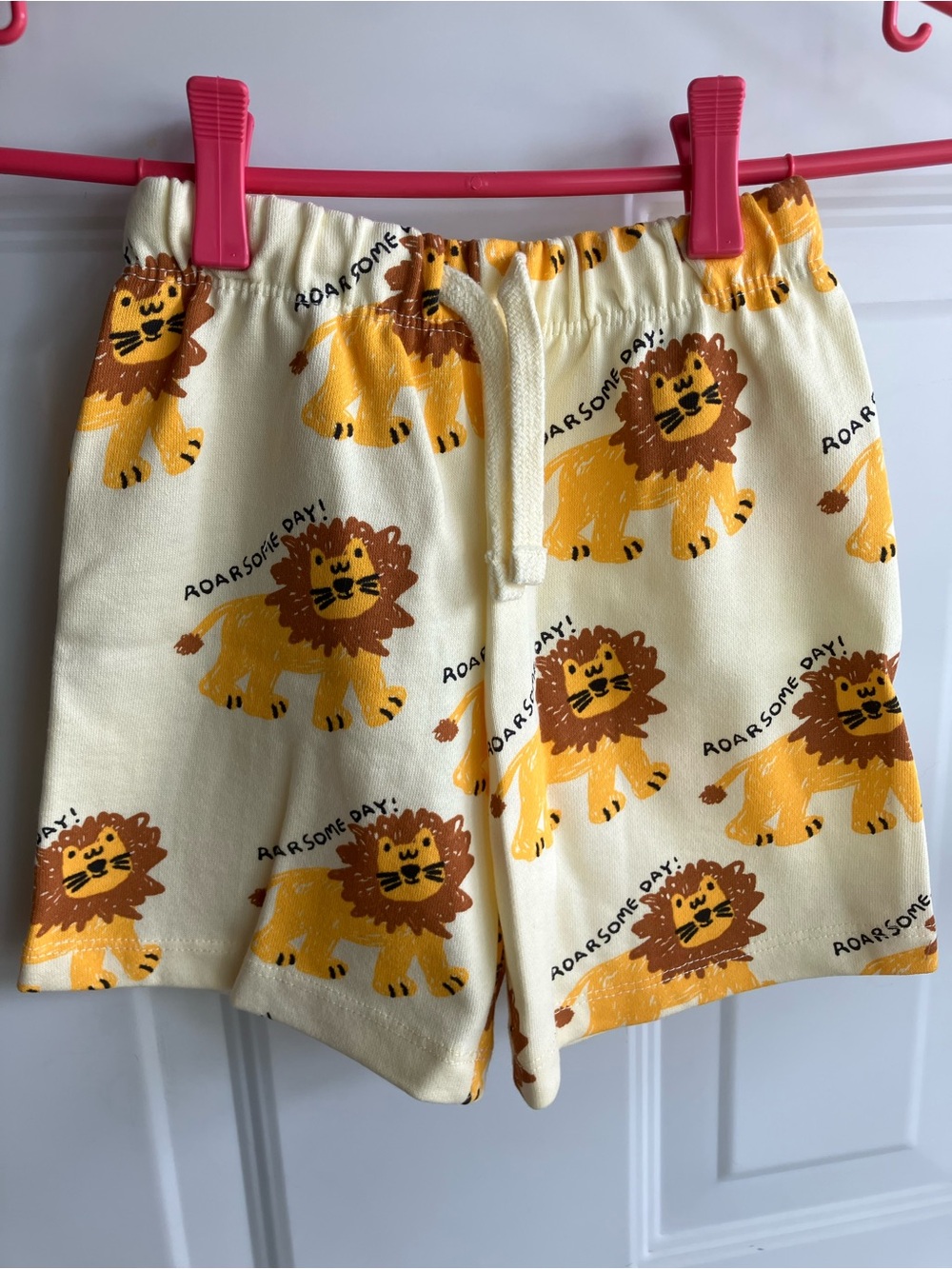 Zara yellow lion shorts size 5 NWT